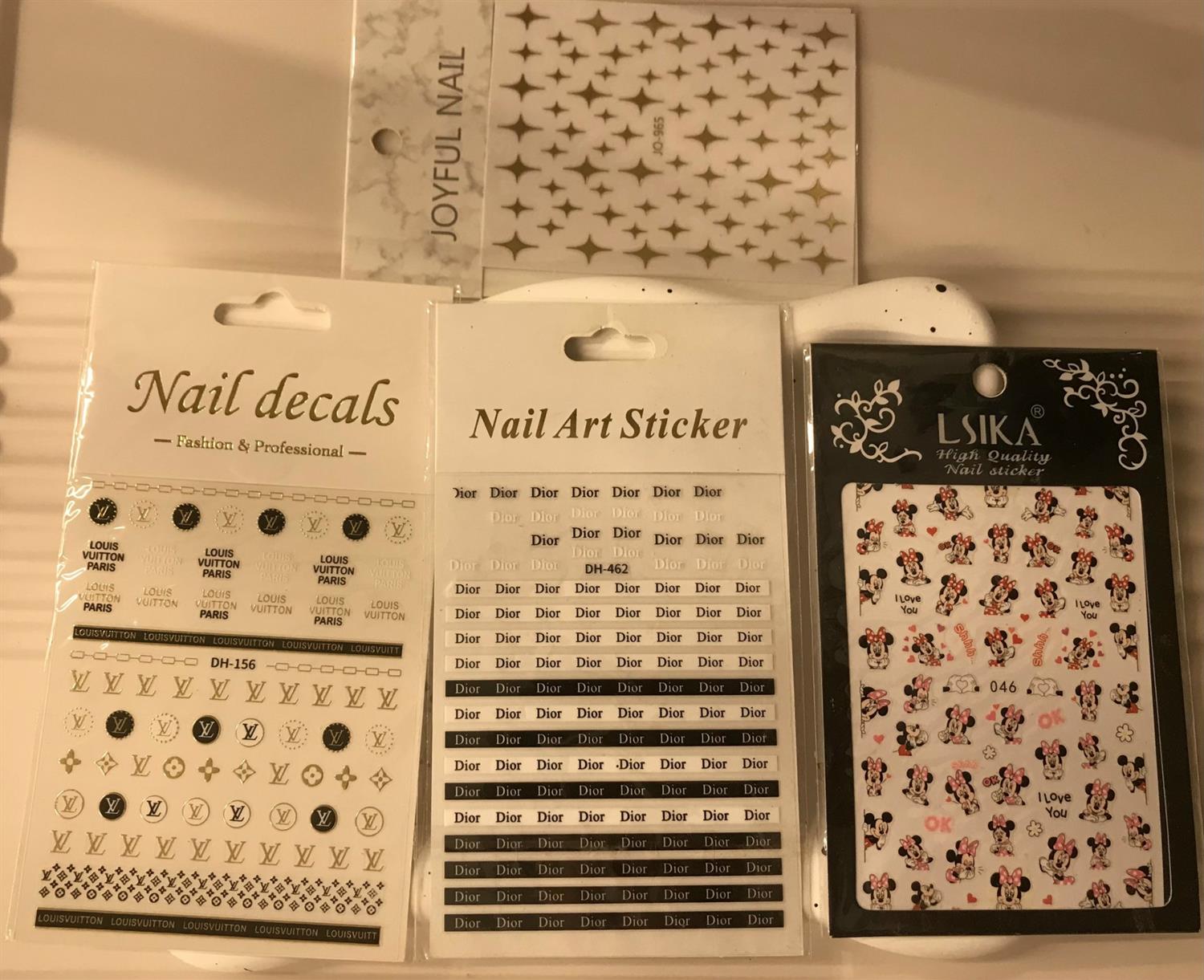 Nail sticker